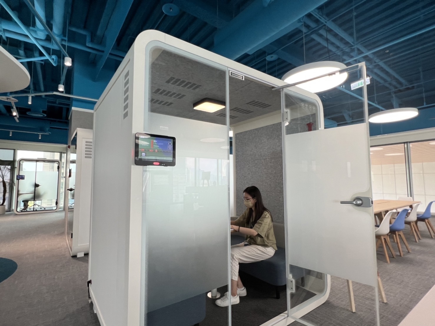 人生就是搏高雄據點的智慧行動辦公艙，展現人生就是搏在面板以外的研發應用軟實力